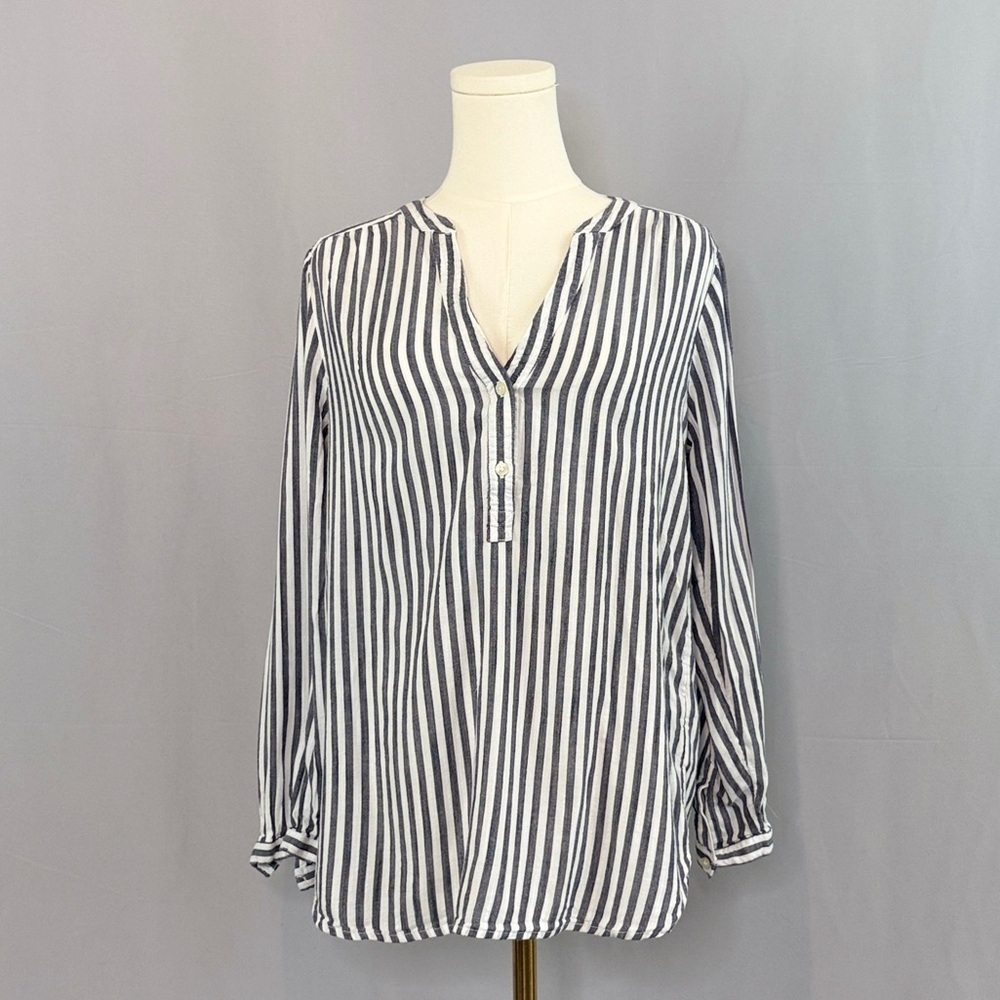 Old Navy Black and White Striped Blouse Clean, Classic, & Effortlessly Stylish